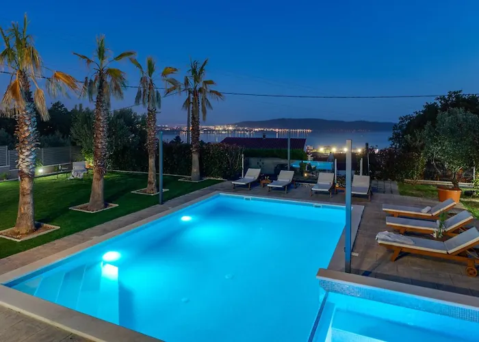 Villa Seaview Stanka With Pool And Attached Jacuzzi Kaštela