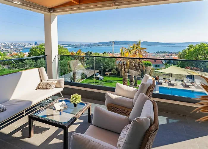 Seaview Stanka With Pool And Attached Jacuzzi Kaštela