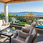 Seaview Stanka With Pool And Attached Jacuzzi Kaštela