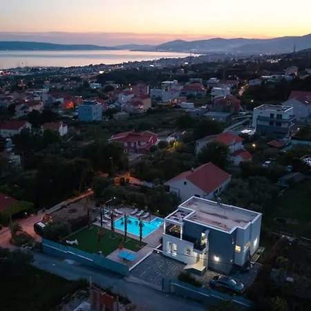 Villa Seaview Stanka With Pool And Attached Jacuzzi