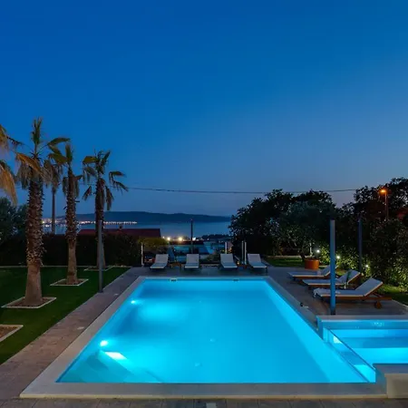 Seaview Stanka With Pool And Attached Jacuzzi * Kastela