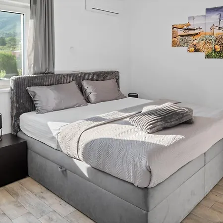 Seaview Stanka With Pool And Attached Jacuzzi Villa *
