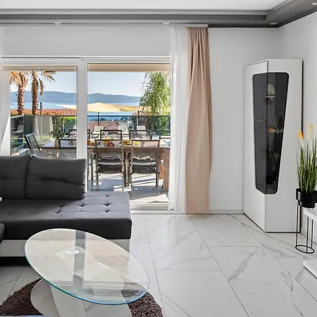 Seaview Stanka With Pool And Attached Jacuzzi Kastela