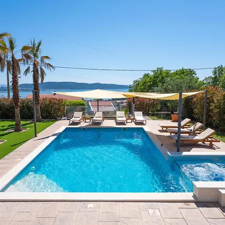 Seaview Stanka With Pool And Attached Jacuzzi Villa