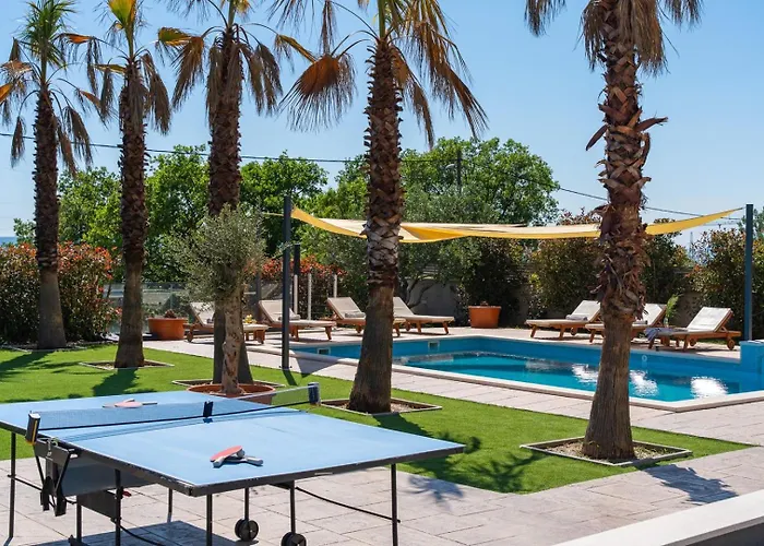 Seaview Stanka With Pool And Attached Jacuzzi